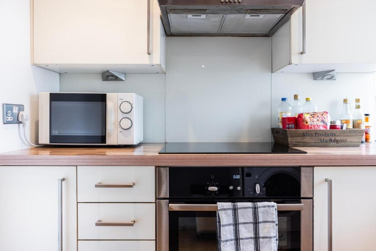 Apartamento Near Kings Cross,2bd Private Balcony, Easy Grocery *