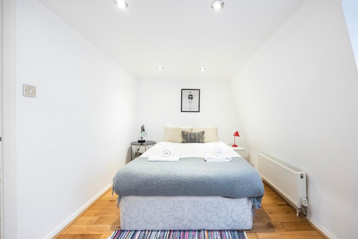 Apartamento Near Kings Cross,2bd Private Balcony, Easy Grocery *