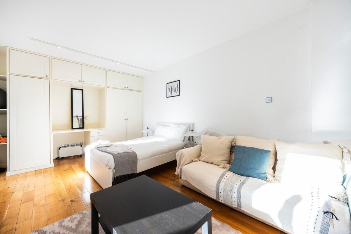 Apartamento Near Kings Cross,2bd Private Balcony, Easy Grocery